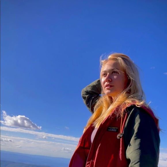 Meet your Posher, Elaina - Picture 3 of 5